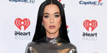 Katy Perry haalt uit naar Witte Huis om leger-video