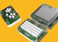 Canadese tiener ontwerpt aanpasbare zakcomputer Pocketbyte op creditcardformaat