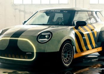 Elektrische Mini Cooper stapt mogelijk over op achterwielaandrijving