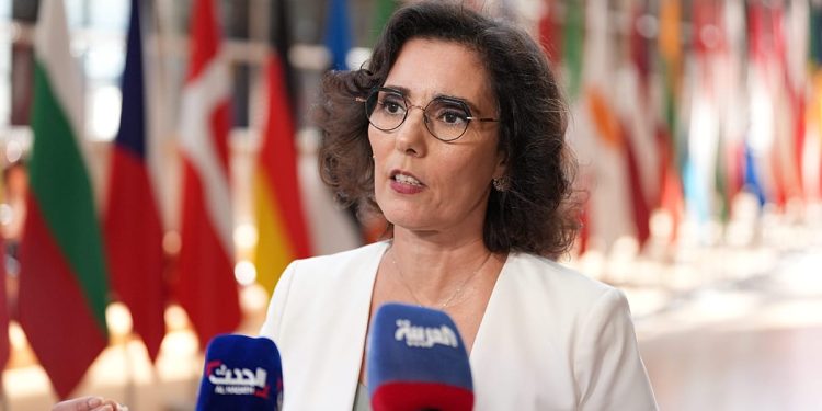 EU-crisiscommissaris waarschuwt voor onbeheersbare bosbranden in Europa