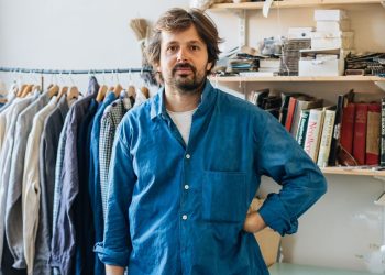 Parijse ontwerper maakt exclusieve herenkleding van eeuwenoude stoffen