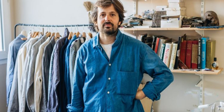 Parijse ontwerper maakt exclusieve herenkleding van eeuwenoude stoffen