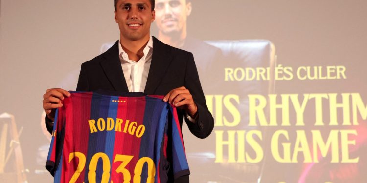 Spaanse sterspeler Rodri maakt overstap van Manchester City naar Barcelona