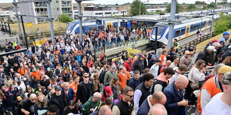 Zandvoort neemt afscheid van Formule 1 met massale toestroom