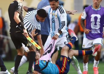 Zware schorsing voor Argentijn Paredes na opstootje in WK-finale